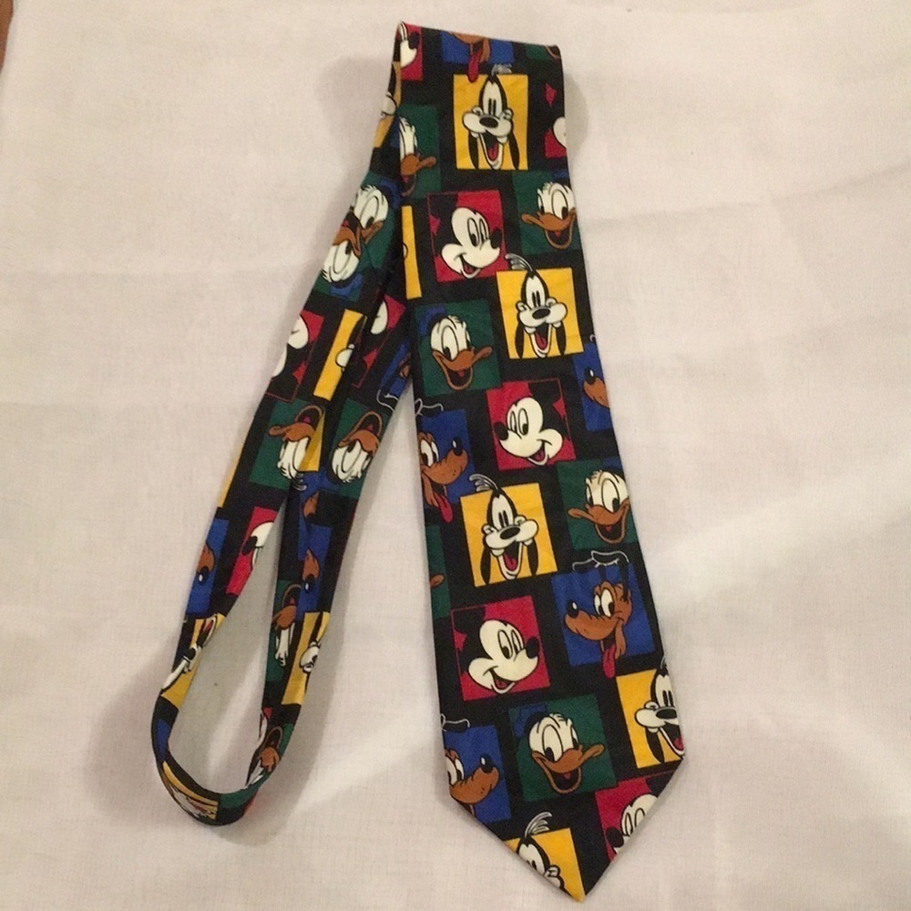 Disney Tie (Q)